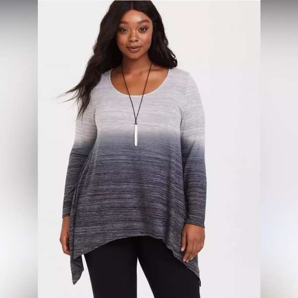 torrid Tops - Torrid Super‎ Soft Plush V-Neck Sharkbite Hem Tunic Top